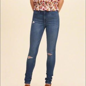 Hollister distressed high rise skinny jeans
